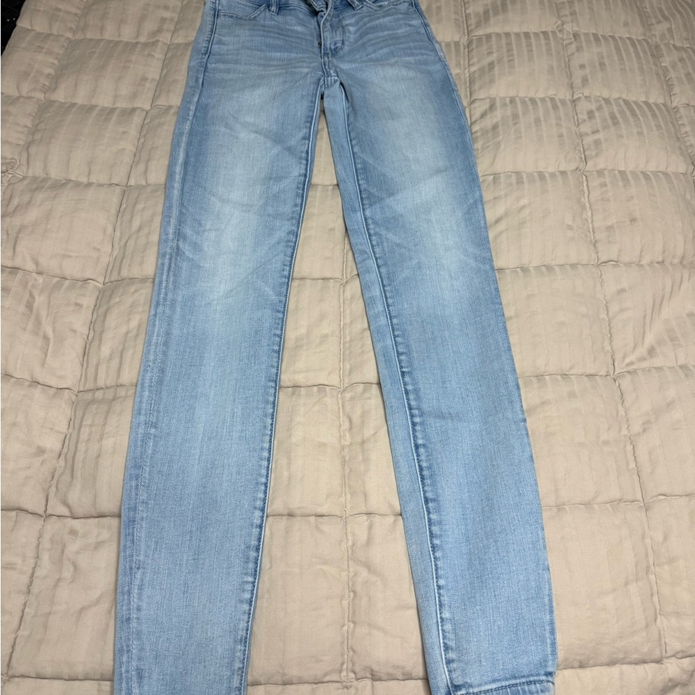 American Eagle Outfitters Light Wash Skinny Jeans